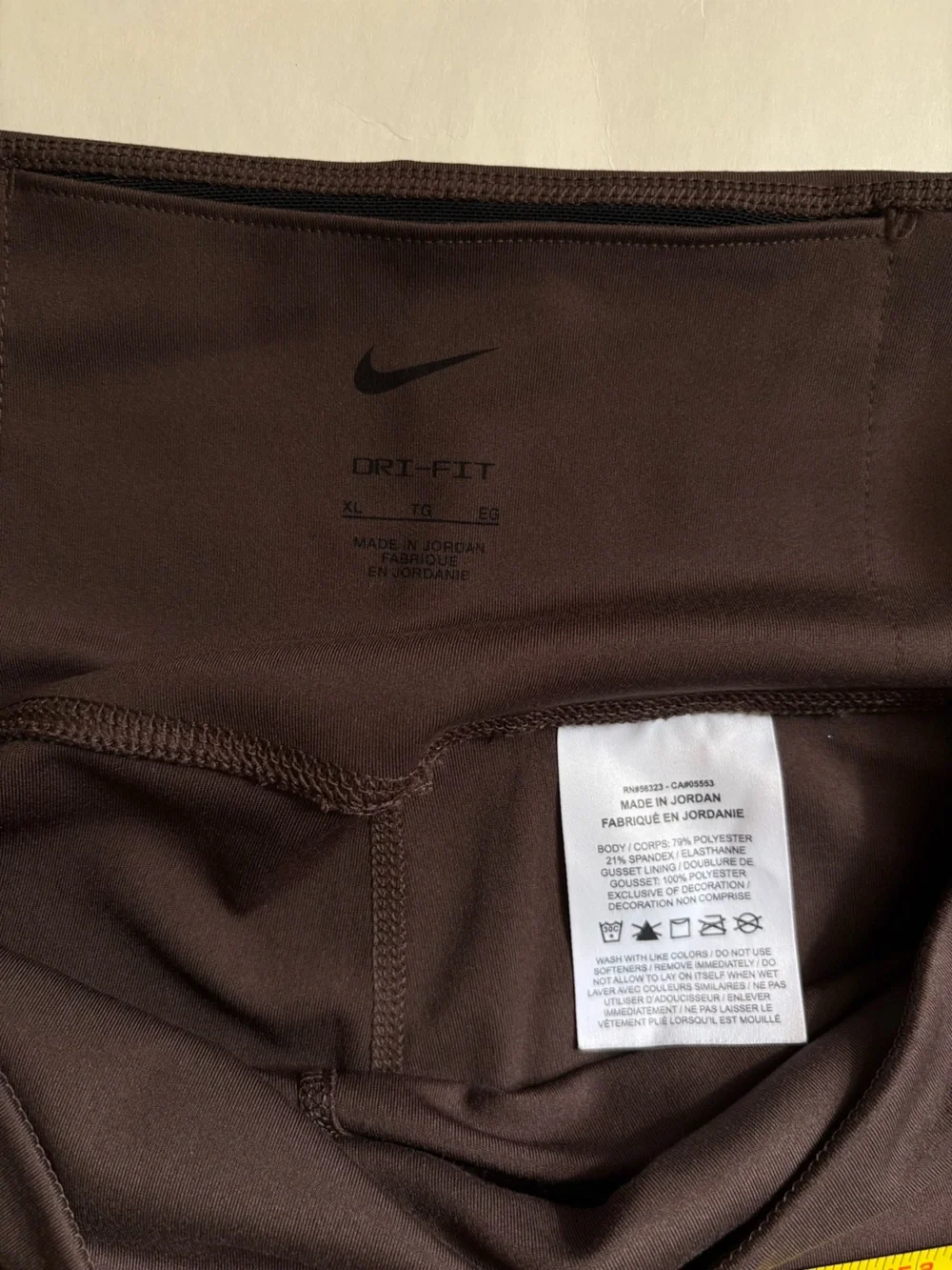 Women's Nike straight-leg sweatpants in dark brown